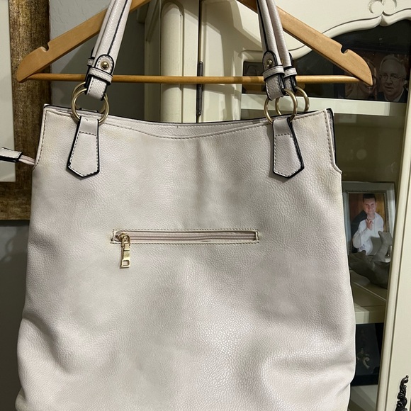 Cream hobo bag with brown and pewter accents - Picture 2 of 4